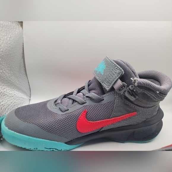 Nike Team Hustle D10 FlyEase 'Grey Teal Siren Red' little kids 13c - Picture 2 of 11